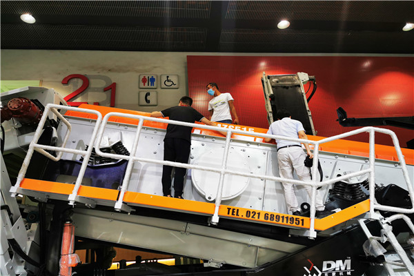 【現(xiàn)場直擊】第六屆廣州砂石展第二天盛況依舊！東蒙現(xiàn)場火熱出爐！